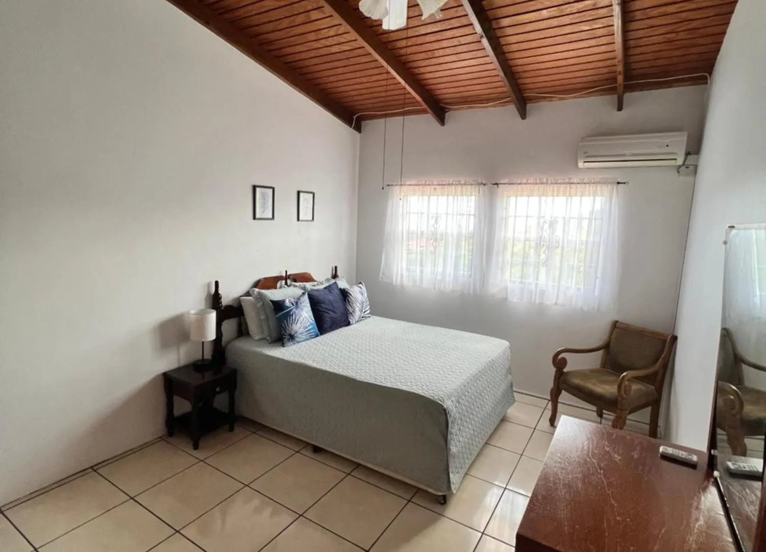 Caribbean Breeze Apartment Gros Islet